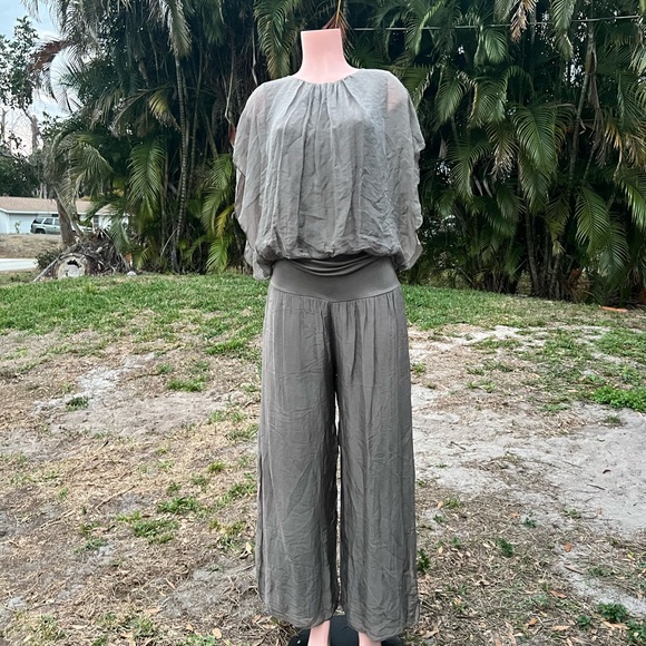 Set - Picture 1 of 9